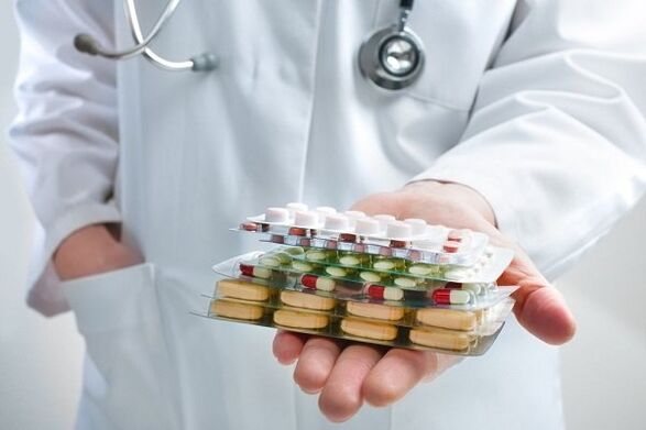 läkaren föreslår antibiotika för prostatit