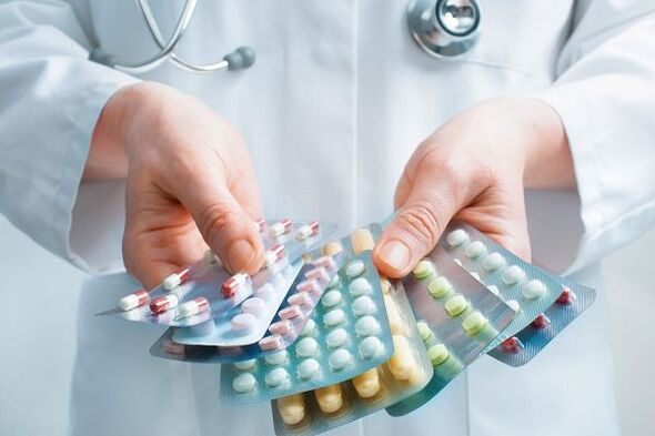 läkaren väljer antibiotika för prostatit